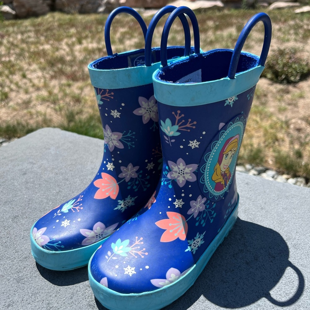 Disney Frozen Girls Rain Boots, size 9.